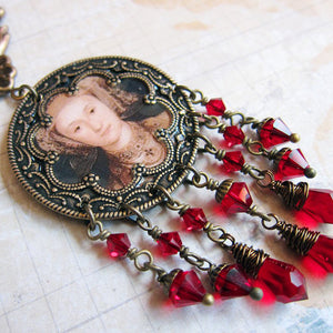 ANNE OF CLEVES Tudor Medallion Necklace
