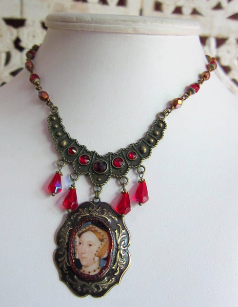 JANE SEYMOUR Tudor Medallion Necklace